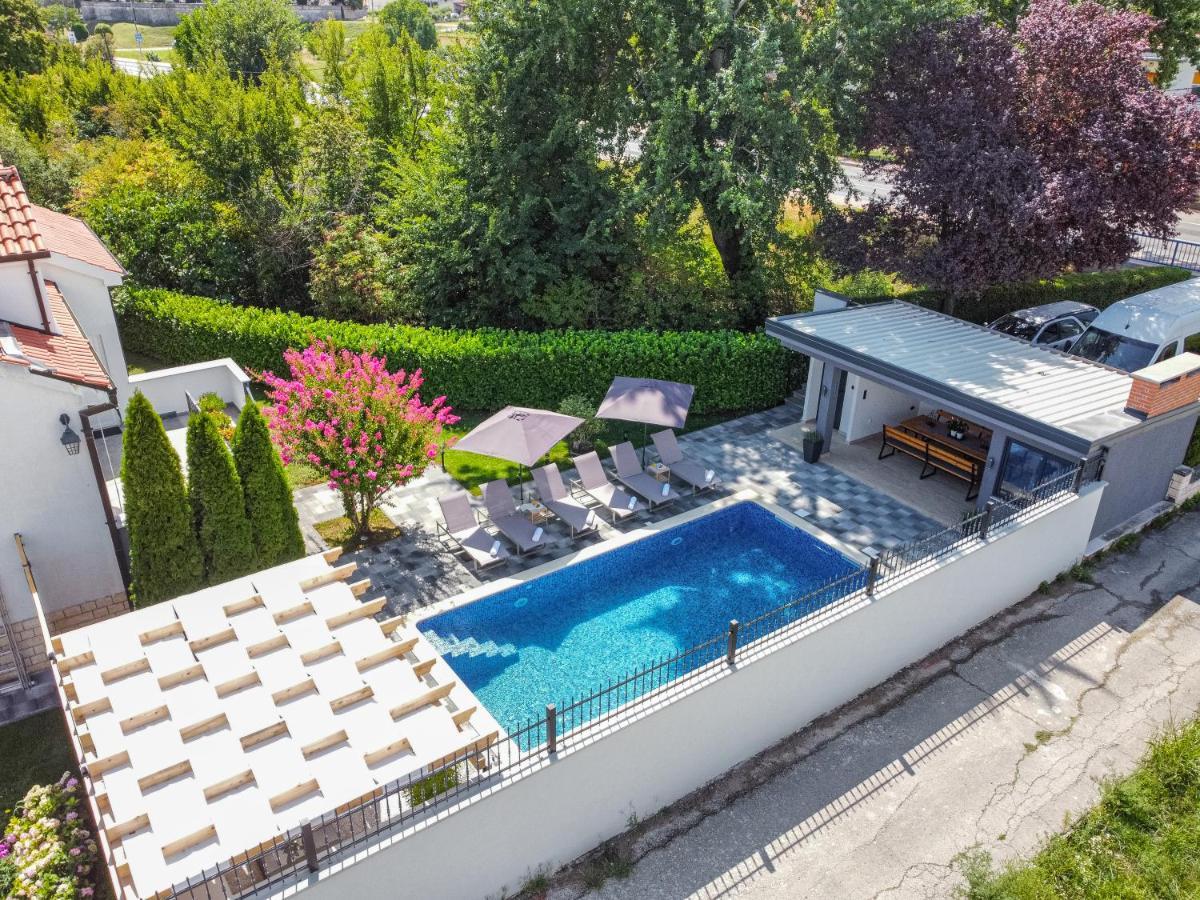 Villa The Oasis Trilj Esterno foto